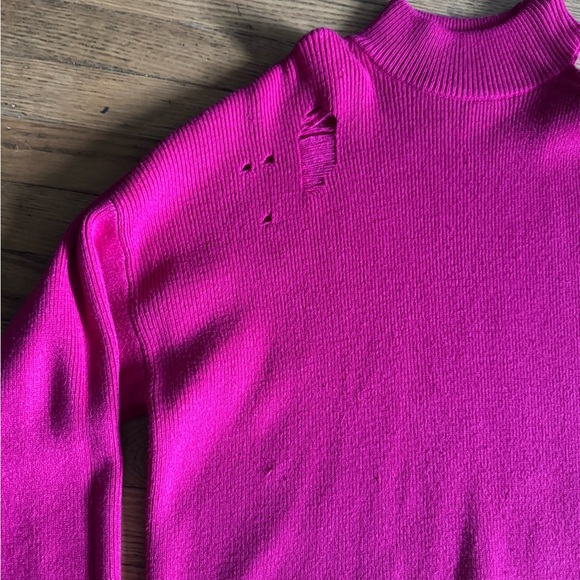 Women’s Forever 21 Distressed Fuchsia Turtleneck Sweater Size M Casual,Oversized - Picture 2 of 11